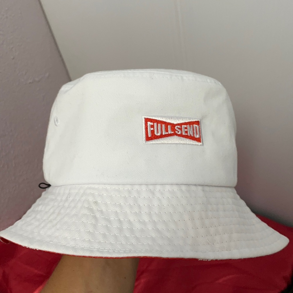 Nelk bucket hat